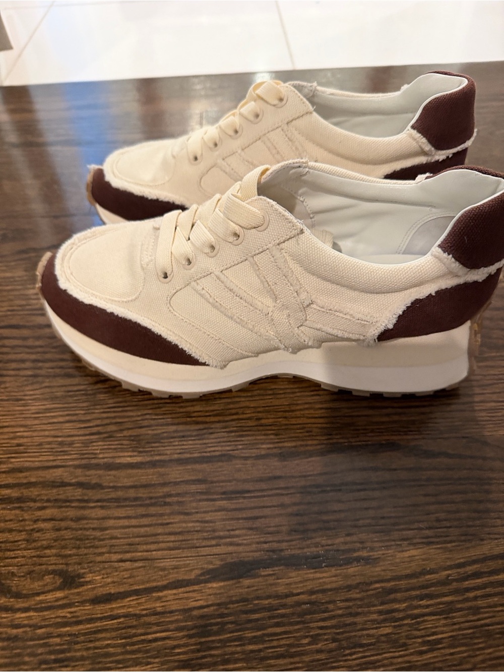 Veronica Beard Valentina Sneaker Cream Canvas with Brown Accents 9.5 NEW